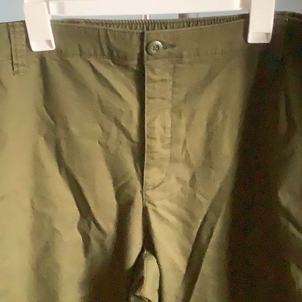 Old Navy Olive Green Plus size chinos new without tags